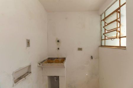 Casa à venda com 83m², 2 quartos e 1 vagaÁrea de Serviço