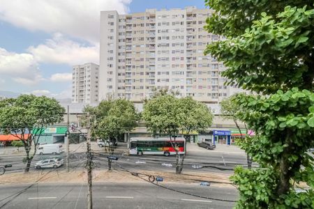 Apartamento à venda com 65m², 2 quartos e sem vagaSala vista 