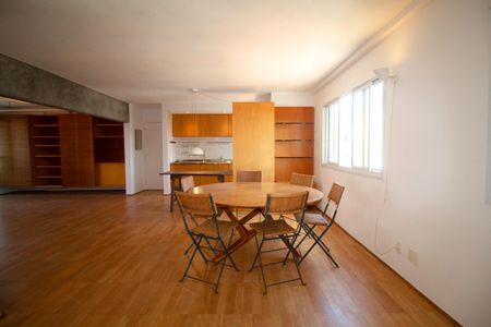 Apartamento à venda com 120m², 2 quartos e 4 vagasSala