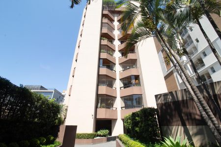 Apartamento para alugar com 123m², 2 quartos e 2 vagasFachada