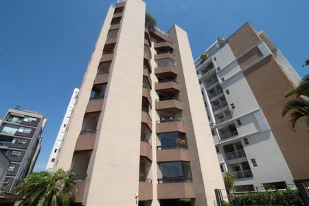 Apartamento para alugar com 123m², 2 quartos e 2 vagasFachada