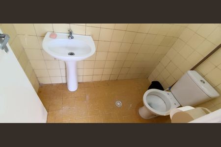 Casa para alugar com 164m², 3 quartos e 1 vaga Casa para alugar com 164m², 3 quartos e 1 vagaBanheiro da Edícula