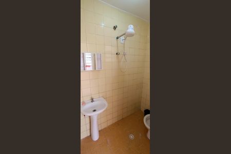 Casa para alugar com 164m², 3 quartos e 1 vaga Casa para alugar com 164m², 3 quartos e 1 vagaBanheiro da Edícula