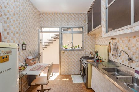 Casa para alugar com 250m², 5 quartos e 5 vagasCozinha