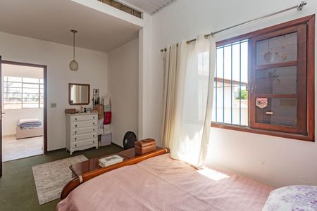 Casa para alugar com 250m², 5 quartos e 5 vagasSuíte