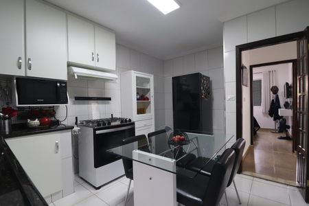 Casa à venda com 136m², 2 quartos e 2 vagasCozinha