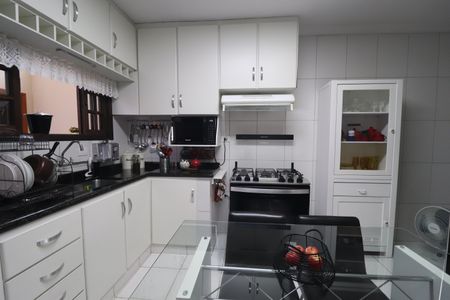 Casa à venda com 136m², 2 quartos e 2 vagasCozinha