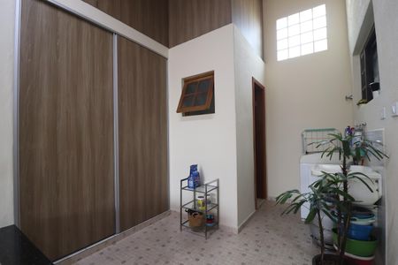 Casa à venda com 136m², 2 quartos e 2 vagasÁrea de Serviço