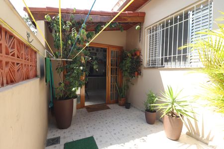 Casa à venda com 136m², 2 quartos e 2 vagasEntrada Espaço Gourmet