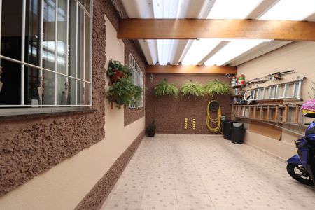 Casa à venda com 136m², 2 quartos e 2 vagasGaragem