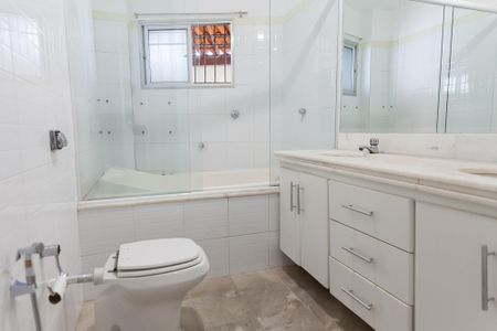 Apartamento à venda com 133m², 3 quartos e 2 vagas Apartamento à venda com 133m², 3 quartos e 2 vagasBanheiro Social