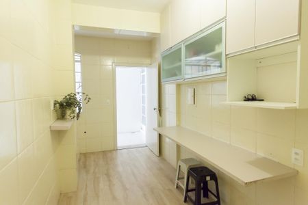 Apartamento à venda com 133m², 3 quartos e 2 vagas Apartamento à venda com 133m², 3 quartos e 2 vagasCozinha
