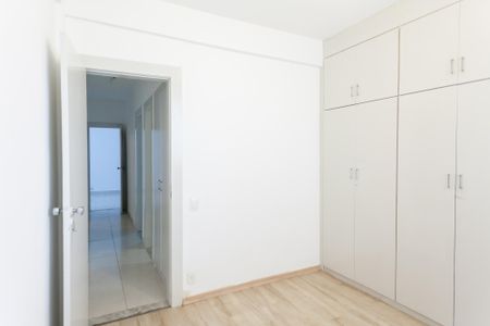 Apartamento à venda com 133m², 3 quartos e 2 vagas Apartamento à venda com 133m², 3 quartos e 2 vagasQuarto 2
