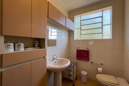 Casa à venda com 144m², 3 quartos e 2 vagasBanheiro