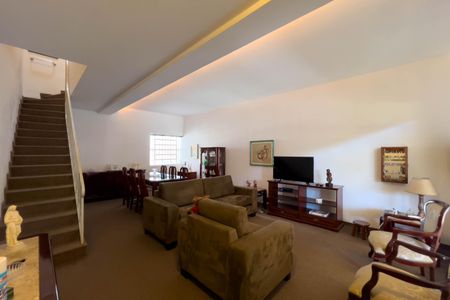 Casa à venda com 144m², 3 quartos e 2 vagasSala