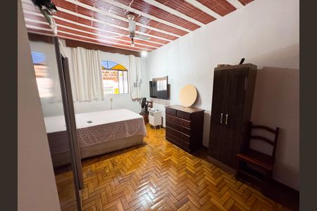 Casa à venda com 97m², 4 quartos e 5 vagasQuarto 1