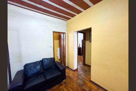 Casa à venda com 97m², 4 quartos e 5 vagasSala
