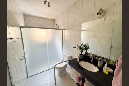 Casa à venda com 97m², 4 quartos e 5 vagasBanheiro Social