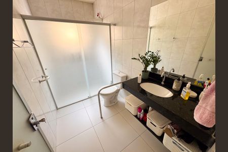 Casa à venda com 97m², 4 quartos e 5 vagasBanheiro Social