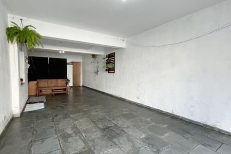 Casa à venda com 250m², 3 quartos e 3 vagas Casa à venda com 250m², 3 quartos e 3 vagasGaragem