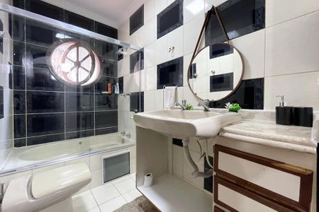 Casa à venda com 250m², 3 quartos e 3 vagas Casa à venda com 250m², 3 quartos e 3 vagasBanheiro - Suíte