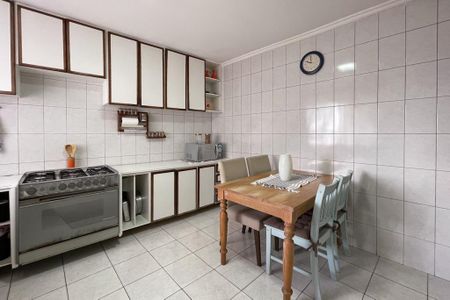 Casa à venda com 250m², 3 quartos e 3 vagas Casa à venda com 250m², 3 quartos e 3 vagasCozinha