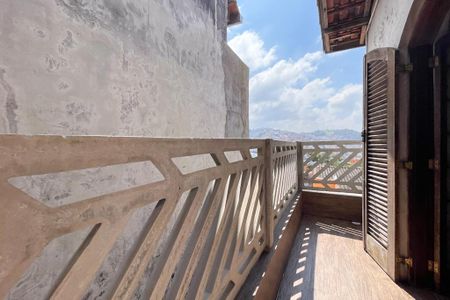 Casa à venda com 250m², 3 quartos e 3 vagas Casa à venda com 250m², 3 quartos e 3 vagasSacada - Suíte