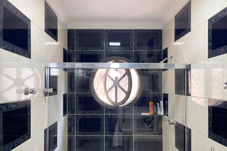 Casa à venda com 250m², 3 quartos e 3 vagas Casa à venda com 250m², 3 quartos e 3 vagasBanheiro - Suíte