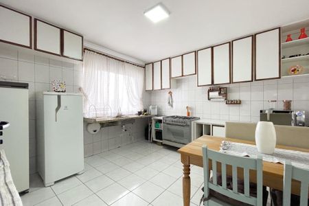 Casa à venda com 250m², 3 quartos e 3 vagas Casa à venda com 250m², 3 quartos e 3 vagasCozinha