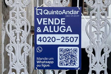 Casa à venda com 250m², 3 quartos e 3 vagas Casa à venda com 250m², 3 quartos e 3 vagasFachada