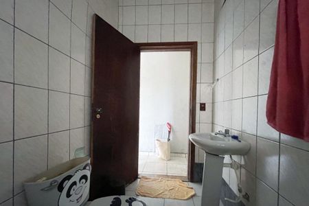 Casa à venda com 250m², 3 quartos e 3 vagas Casa à venda com 250m², 3 quartos e 3 vagasBanheiro - Salão