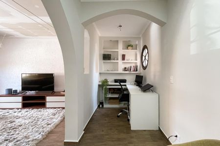 Casa à venda com 250m², 3 quartos e 3 vagas Casa à venda com 250m², 3 quartos e 3 vagasEscritório - Sala