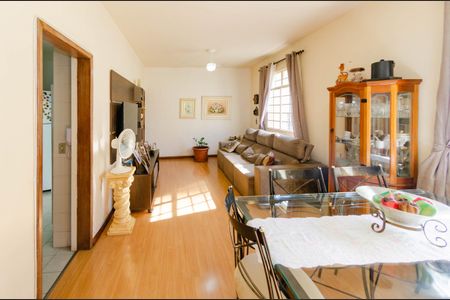 Apartamento à venda com 101m², 3 quartos e 1 vaga Apartamento à venda com 101m², 3 quartos e 1 vagaSala