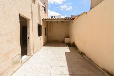 Casa à venda com 200m², 3 quartos e 4 vagasÁrea de Serviço e Quintal