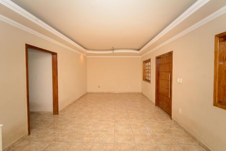 Casa à venda com 200m², 3 quartos e 4 vagasSala