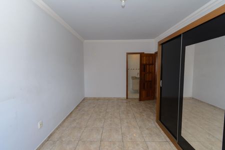 Casa à venda com 200m², 3 quartos e 4 vagasSuite