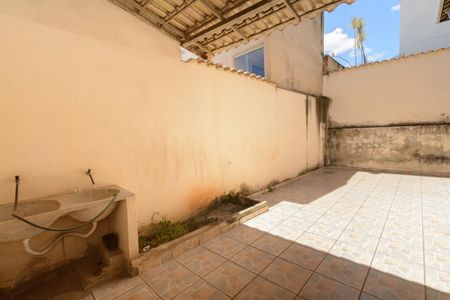 Casa à venda com 200m², 3 quartos e 4 vagasÁrea de Serviço e Quintal