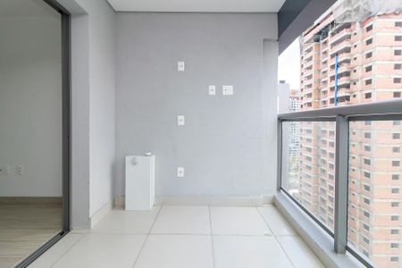 Studio para alugar com 32m², 0 quarto e sem vaga Studio para alugar com 32m², 0 quarto e sem vagaVaranda