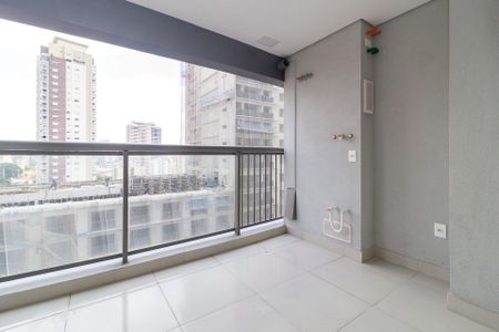 Studio para alugar com 32m², 0 quarto e sem vaga Studio para alugar com 32m², 0 quarto e sem vagaVaranda