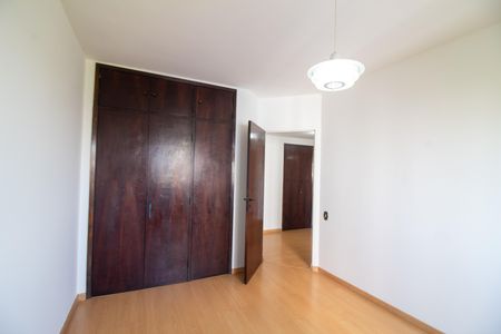 Apartamento à venda com 240m², 4 quartos e 2 vagasQuarto 1