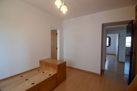 Apartamento à venda com 240m², 4 quartos e 2 vagasQuarto 3 - Suíte 1
