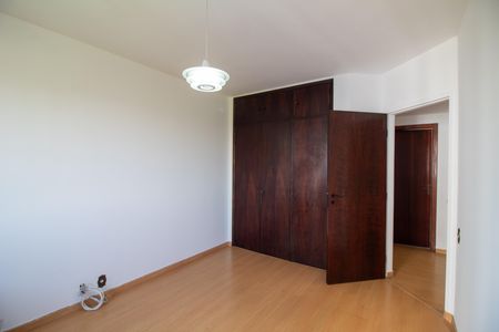 Apartamento à venda com 240m², 4 quartos e 2 vagasQuarto 1