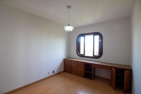 Apartamento à venda com 240m², 4 quartos e 2 vagasQuarto 1