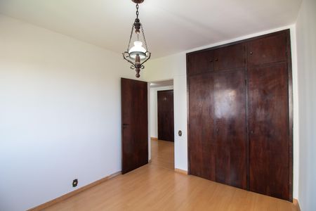 Apartamento à venda com 240m², 4 quartos e 2 vagasQuarto 2