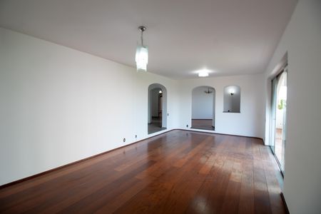 Apartamento à venda com 240m², 4 quartos e 2 vagasSala