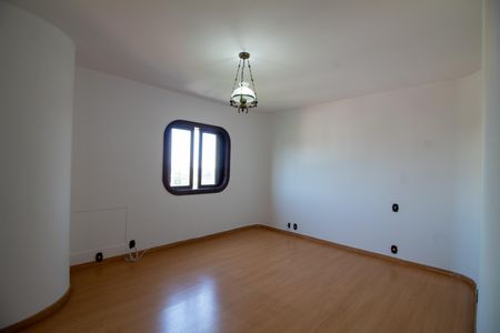 Apartamento à venda com 240m², 4 quartos e 2 vagasQuarto 4 - Suíte 2