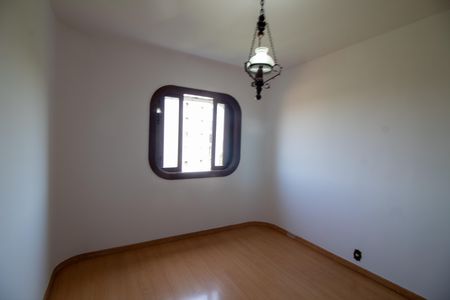 Apartamento à venda com 240m², 4 quartos e 2 vagasQuarto 2