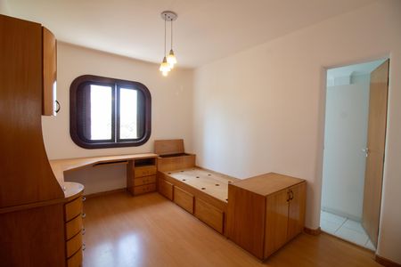 Apartamento à venda com 240m², 4 quartos e 2 vagasQuarto 3 - Suíte 1