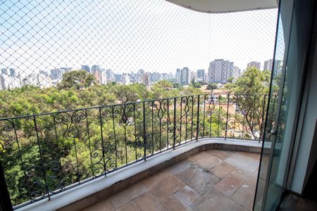 Apartamento à venda com 240m², 4 quartos e 2 vagasVaranda