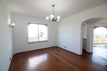 Apartamento à venda com 240m², 4 quartos e 2 vagasSala de Jantar